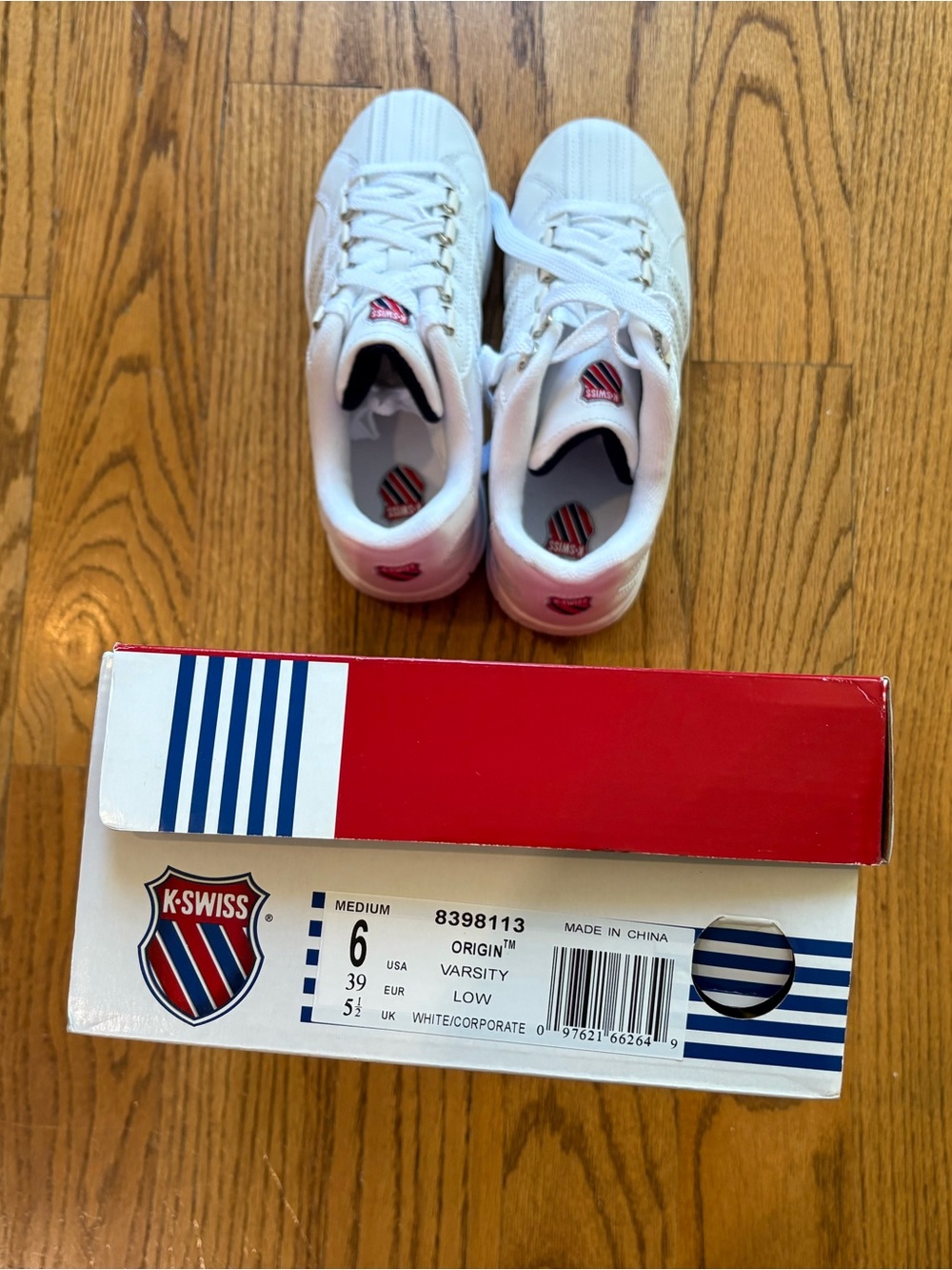K-Swiss Kids White Low-Top Sneakers with Red Logo Accents NWT size 6